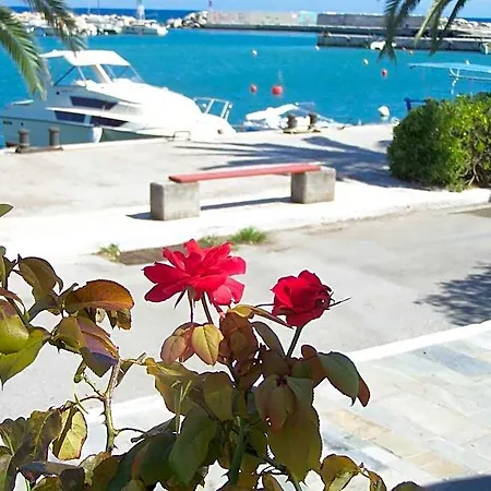 Otel Akroyali & 3*